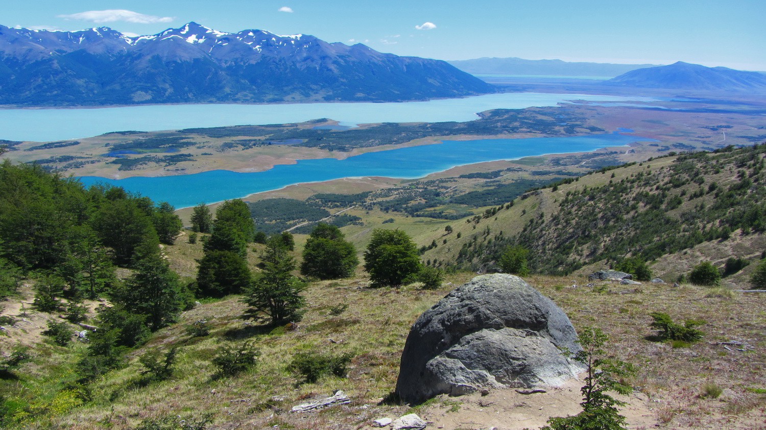 View from the ascent to Cerro de los Cristales to Lago Argentino with its two different colors